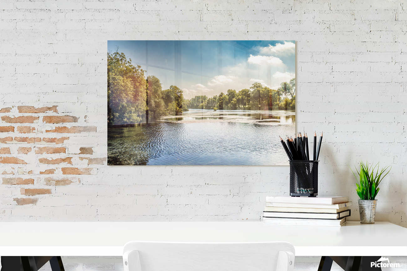 Landa Light Acrylic